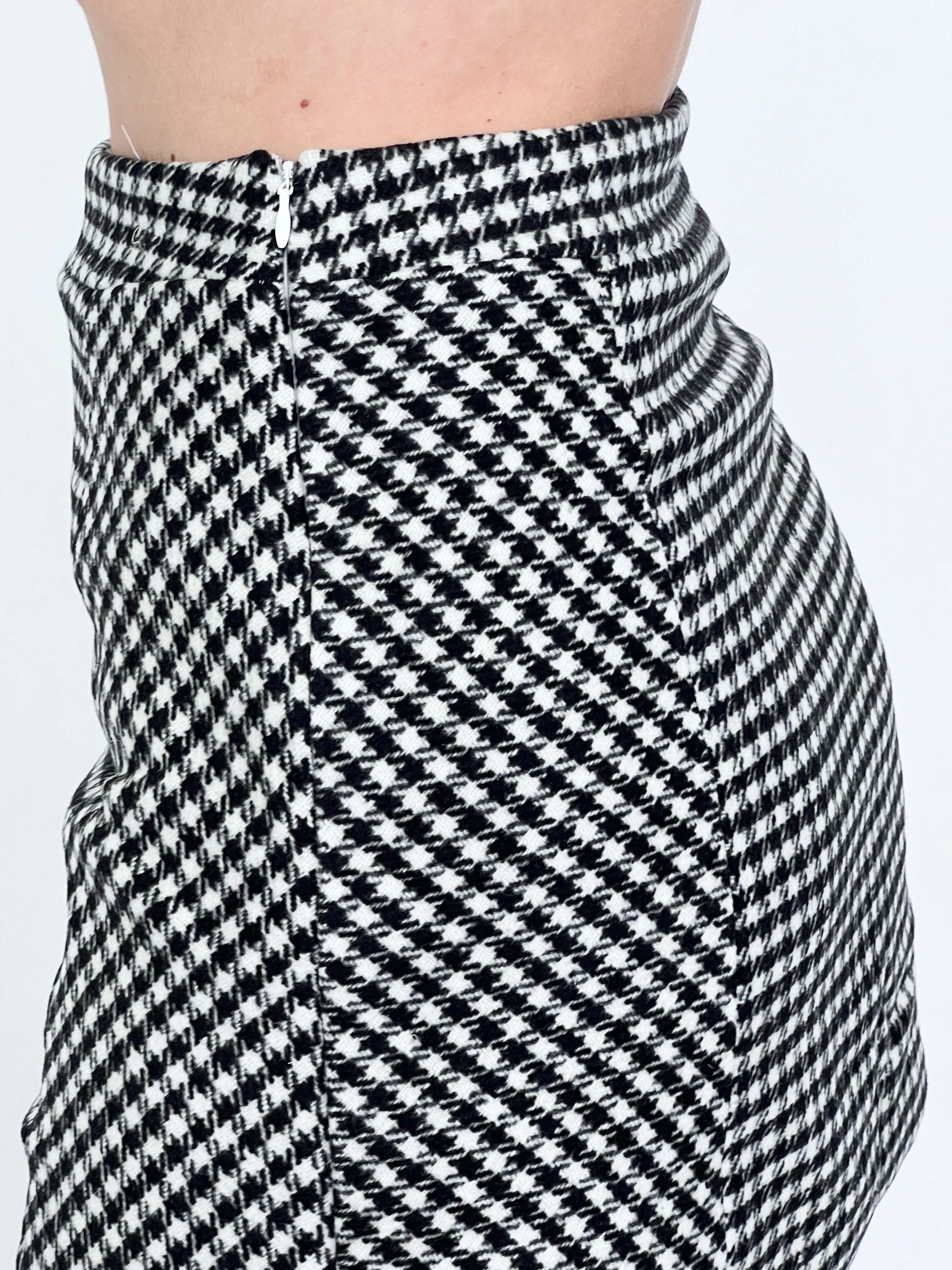 Isabel - Houndstooth Mini Skirt (Black)